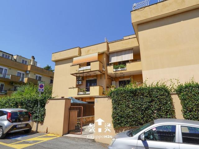 Appartamento in vendita di 90 m² in Via Federico Confalonieri, 25