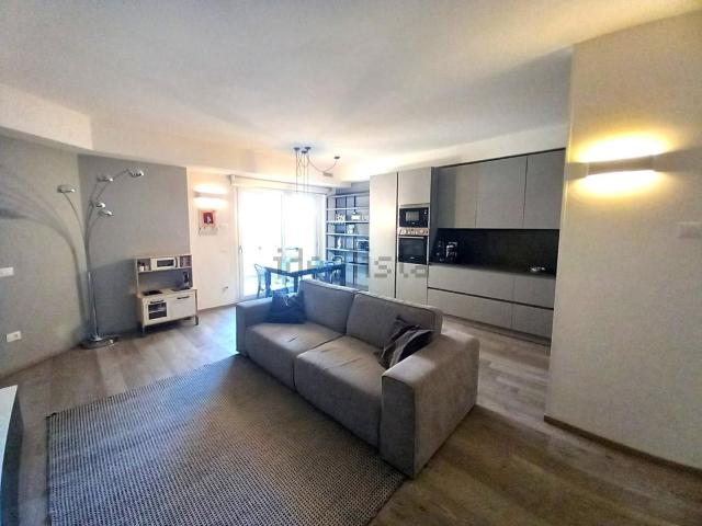 Appartamento in vendita di 90 m² in Via Fratelli Rosselli