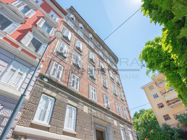 Appartamento in vendita di 90 m² in Via Francesco Cappello, 12