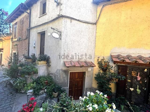 Appartamento in vendita di 90 m² in Via G. Proietti, 57