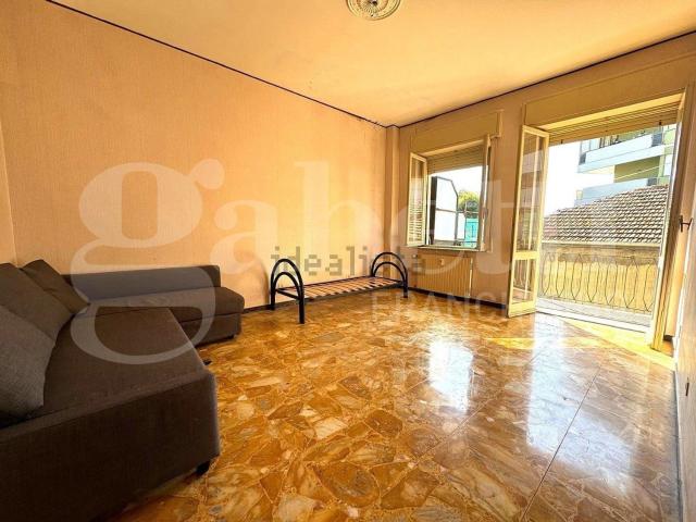 Appartamento in vendita di 90 m² in Via Genova, 8