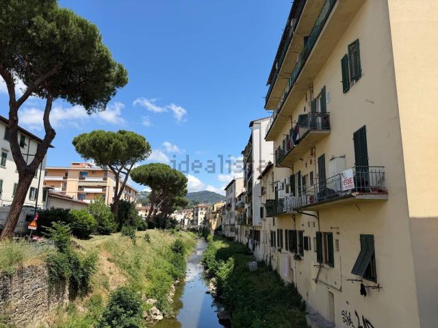 Appartamento in vendita di 90 m² in Via Giovanni Boccaccio, 17