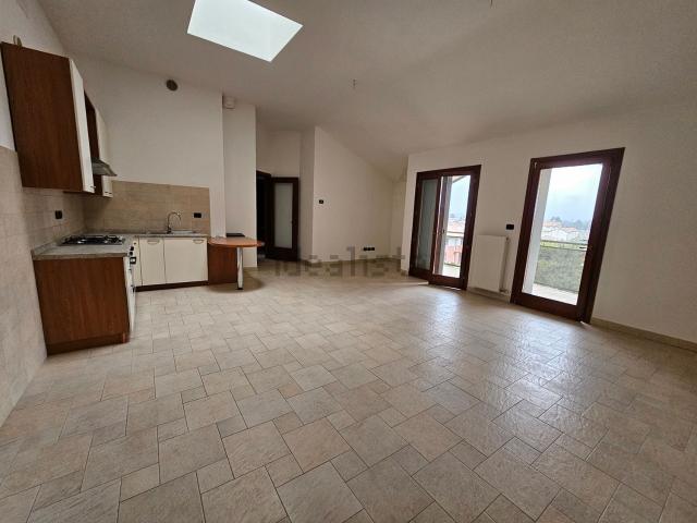 Appartamento in vendita di 90 m² in Via Giovanni Giolitti