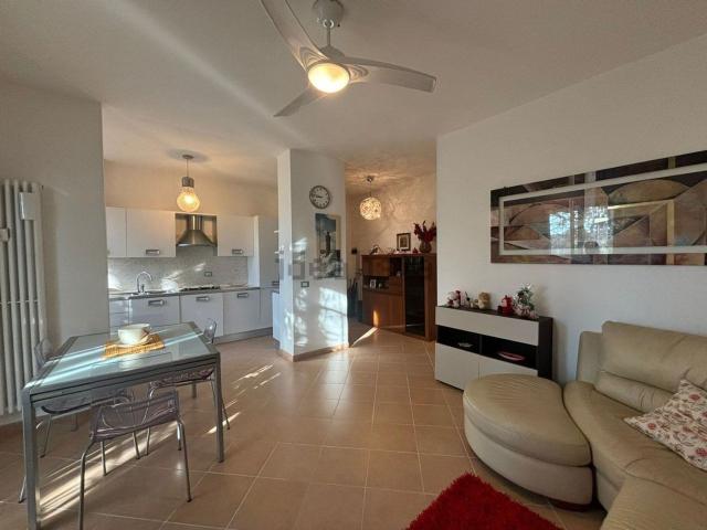 Appartamento in vendita di 90 m² in Via Giovanni Pascoli, 2