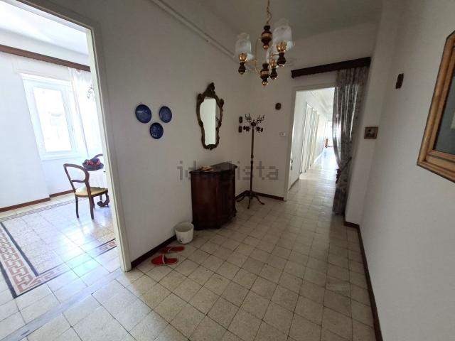 Appartamento in vendita di 92 m² in Via Gio Batta Roggerone, 10