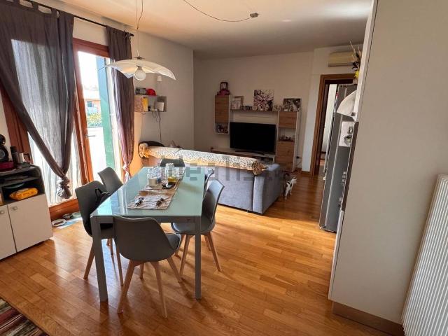 Appartamento in vendita di 90 m² in Via Giorgione
