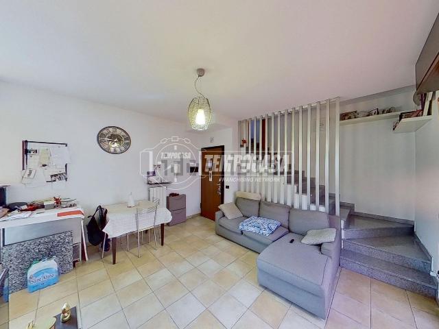 Appartamento in vendita di 90 m² in Via Giosuè Carducci, 3