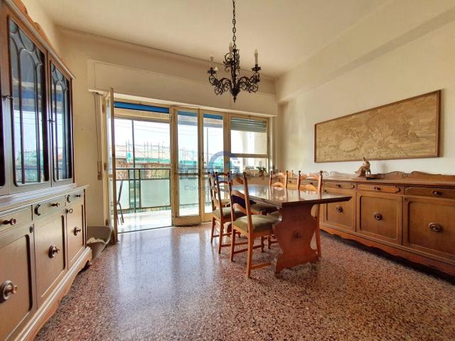 Appartamento in vendita di 90 m² in Via Gianvincenzo Gravina, 7