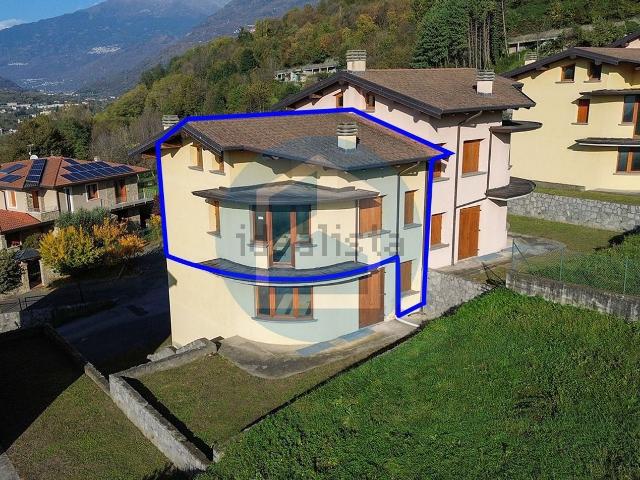Appartamento in vendita di 90 m² in Via Giardini