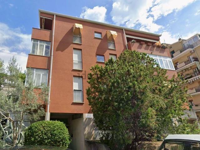 Appartamento in vendita di 90 m² in Via Giuseppe Giusti