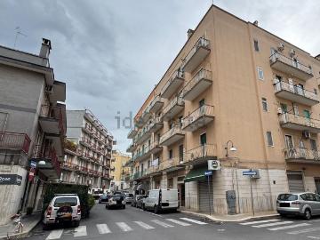 Appartamento in vendita di 90 m² in Via Giuseppe Pugliese, 33