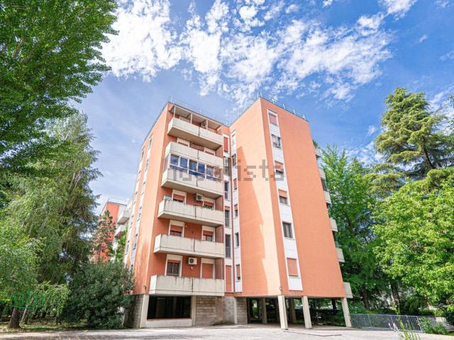 Appartamento in vendita di 90 m² in Via Gozzadini