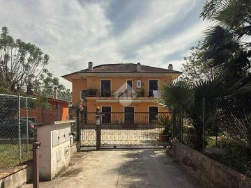 Appartamento in vendita di 90 m² in Via Gloria, 75