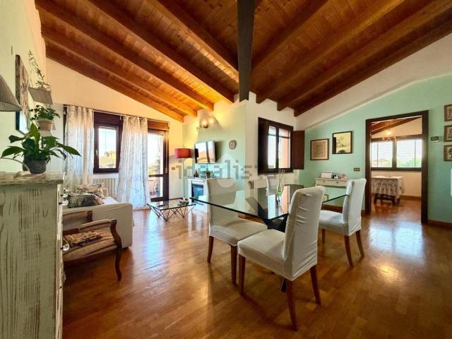 Appartamento in vendita di 90 m² in Via Italo Finotti, 7