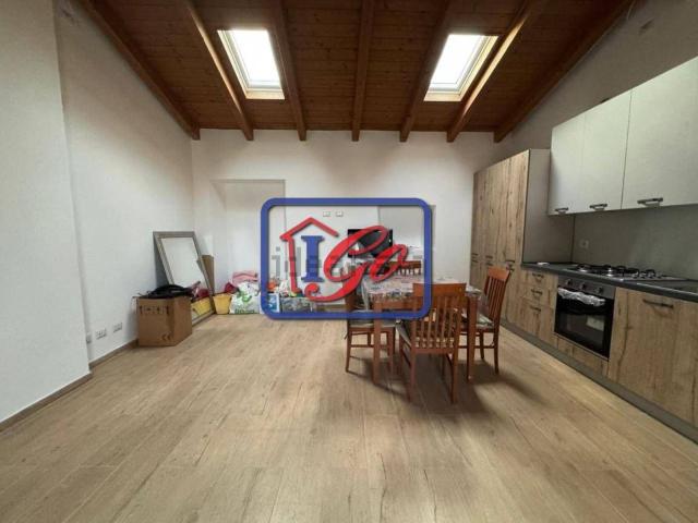 Appartamento in vendita di 90 m² in Via IV Novembre