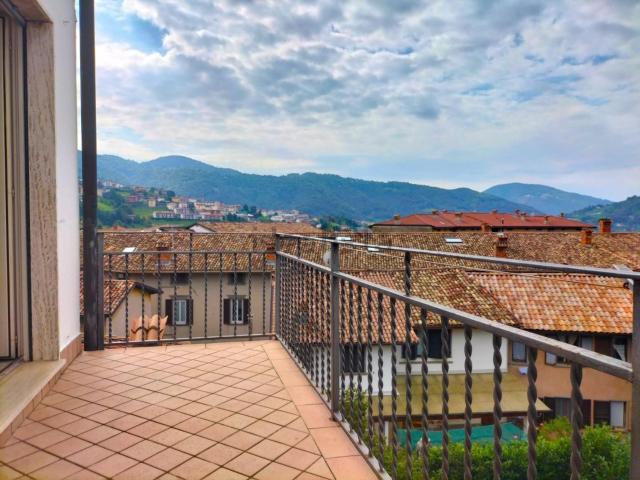 Appartamento in vendita di 90 m² in Via IV Novembre, 6