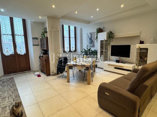 Appartamento in vendita di 90 m² in Via IV Novembre, 12