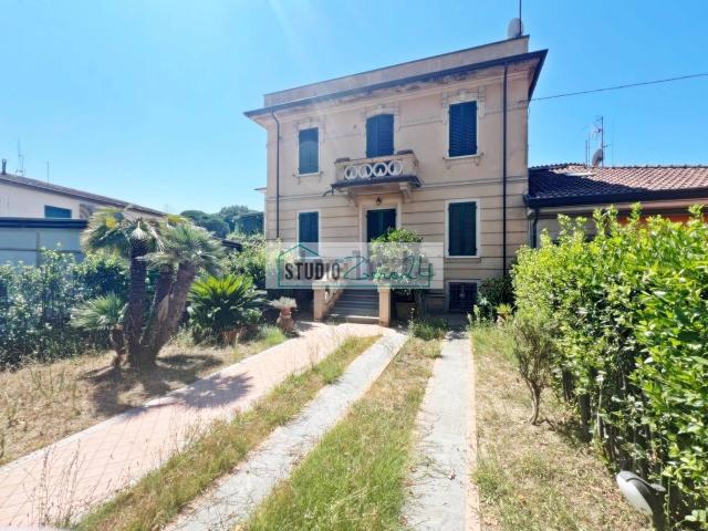 Appartamento in vendita di 90 m² in Via IV Novembre, 25
