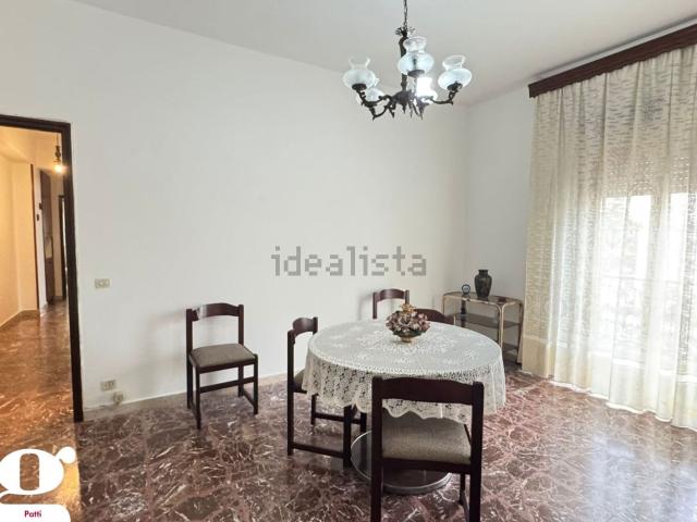 Appartamento in vendita di 90 m² in Via Letterio D&apos Amico, 14