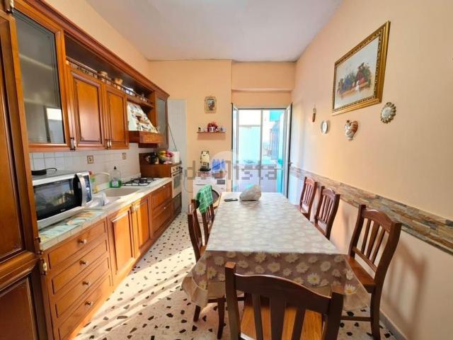Appartamento in vendita di 90 m² in Via Litoranea, 128