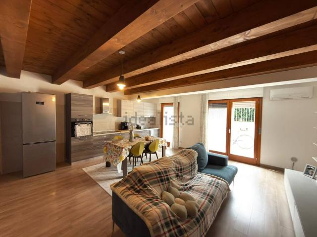 Appartamento in vendita di 90 m² in Via Lombardia, 17