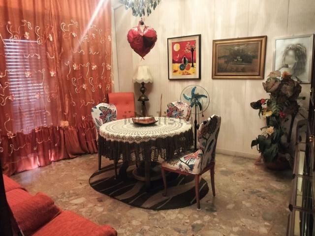 Appartamento in vendita di 90 m² in Via Locri