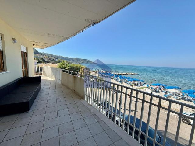 Appartamento in vendita di 90 m² in Via Lungomare, 1