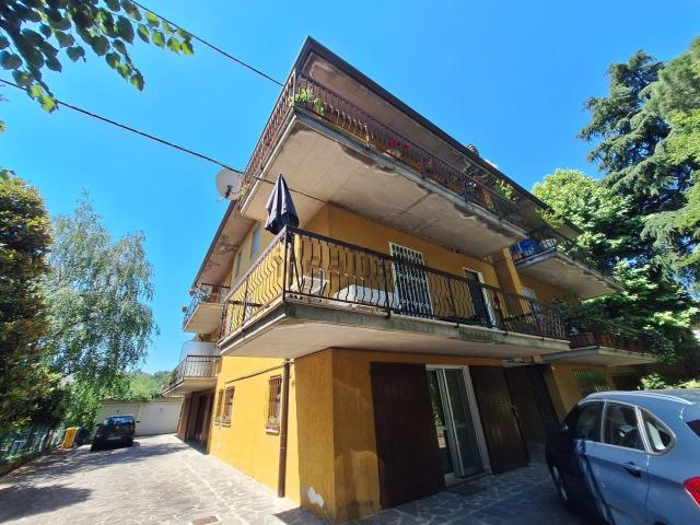 Appartamento in vendita di 90 m² in Via Lughese, 43