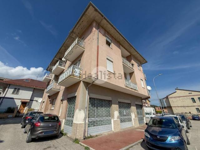 Appartamento in vendita di 90 m² in Via Luigi Tripoti, 59