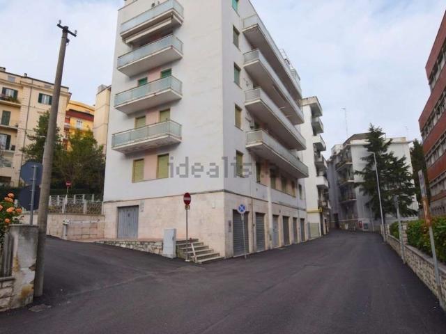 Appartamento in vendita di 90 m² in Via Luigi Colazilli