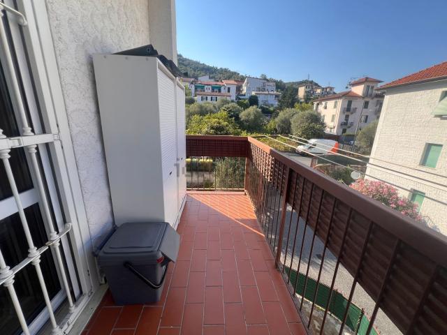Appartamento in vendita di 90 m² in Via Luigi Cozzani, 12