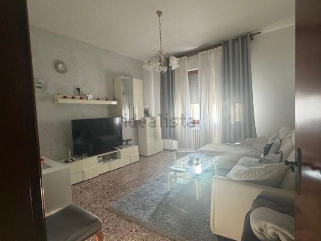 Appartamento in vendita di 90 m² in Via Luigi Einaudi