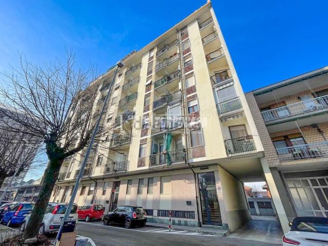 Appartamento in vendita di 90 m² in Via Martiri della Libertà, 9