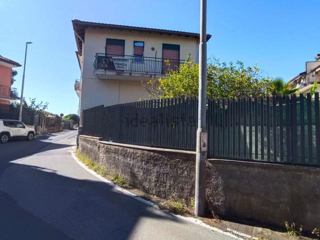 Appartamento in vendita di 90 m² in Via Mariani, 58