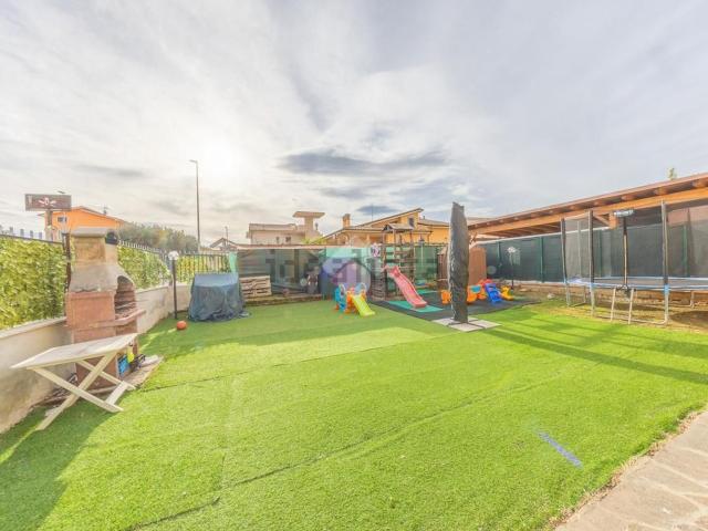Appartamento in vendita di 90 m² in Via Massa di San Giuliano, 270