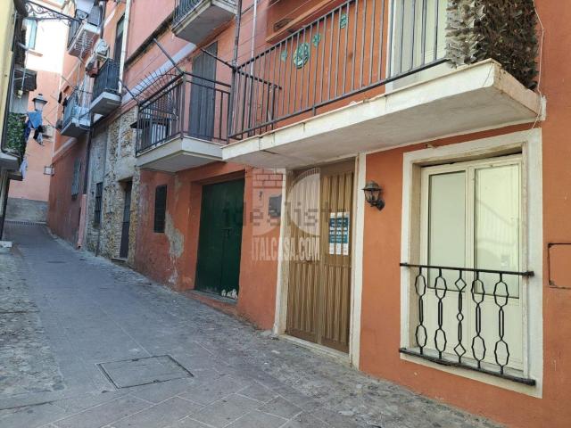 Appartamento in vendita di 90 m² in Via Media Sezione Pescheria