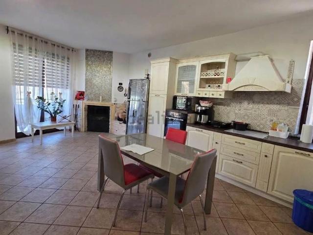 Appartamento in vendita di 90 m² in Via Meucci, 15