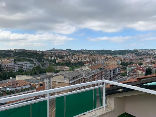 Appartamento in vendita di 90 m² in Via Michelangelo Buonarroti