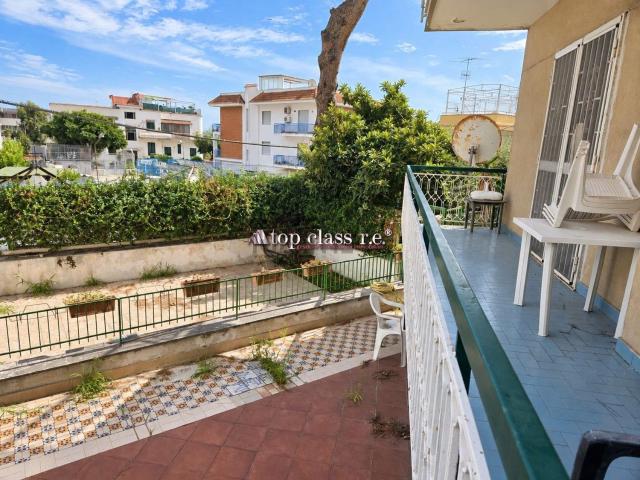 Appartamento in vendita di 90 m² in Via Miliscola, 133