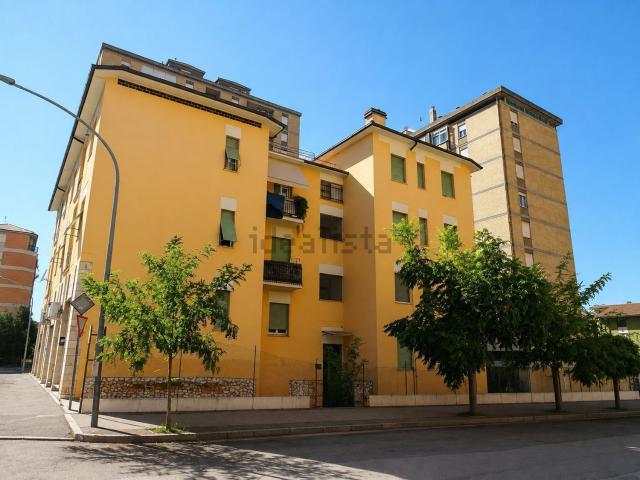 Appartamento in vendita di 90 m² in Via Montanara, 11