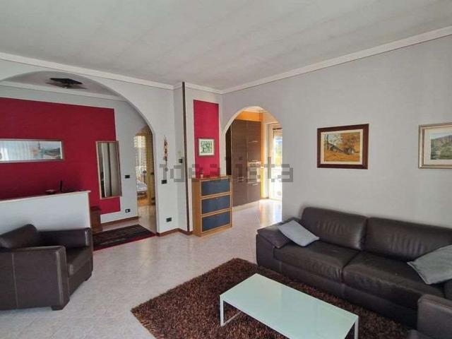 Appartamento in vendita di 90 m² in Via Monte Grappa