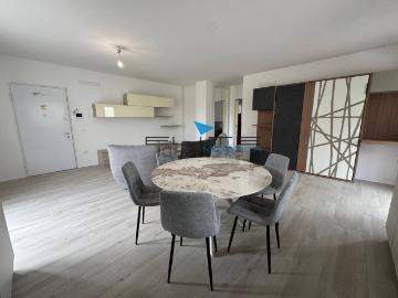 Appartamento in vendita di 90 m² in Via Monte San Rocco, 33