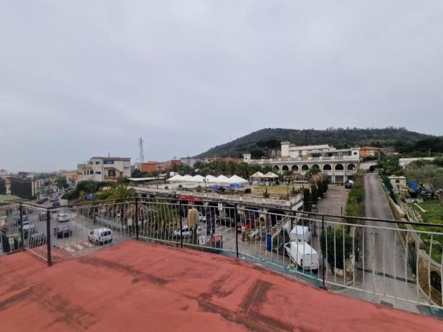Appartamento in vendita di 90 m² in Via Montenuovo Licola Patria, 79