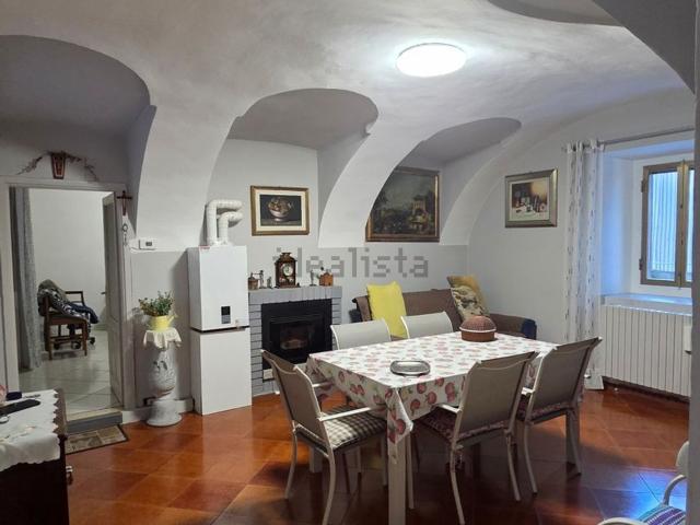 Appartamento in vendita di 90 m² in Via Montecastello, 24