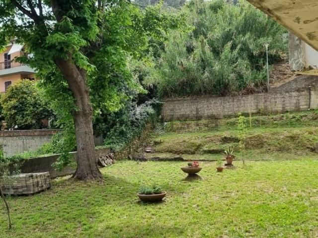 Appartamento in vendita di 90 m² in Via Montia, 54033