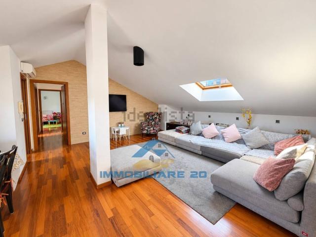 Appartamento in vendita di 90 m² in Via Monsignor A. S. Battistelli, 10
