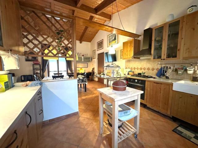 Appartamento in vendita di 90 m² in Via Mola Bella, 16