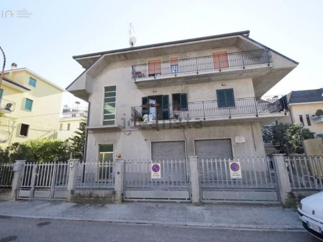 Appartamento in vendita di 90 m² in Via Musone, 30