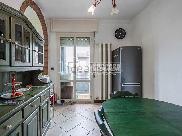 Appartamento in vendita di 90 m² in Via Muzza Corona, 76