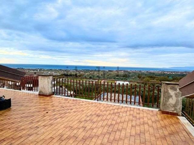Appartamento in vendita di 90 m² in Via Nazionale, 103